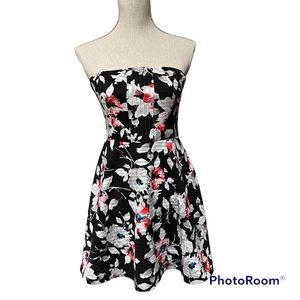 Women’s Express Floral Strapless Dress, size 4